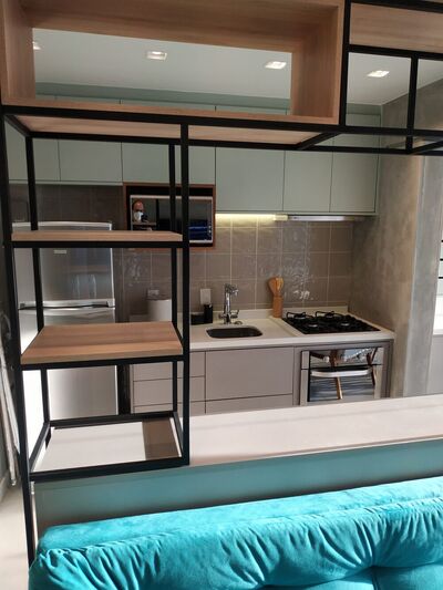 Domy 45 — detalhe da marcenaria da cozinha