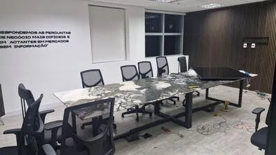 Paulista: painel ripado em madeira