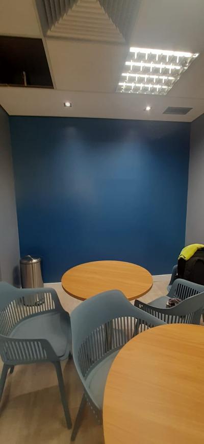 Paulista — sala de reunião envidraçada